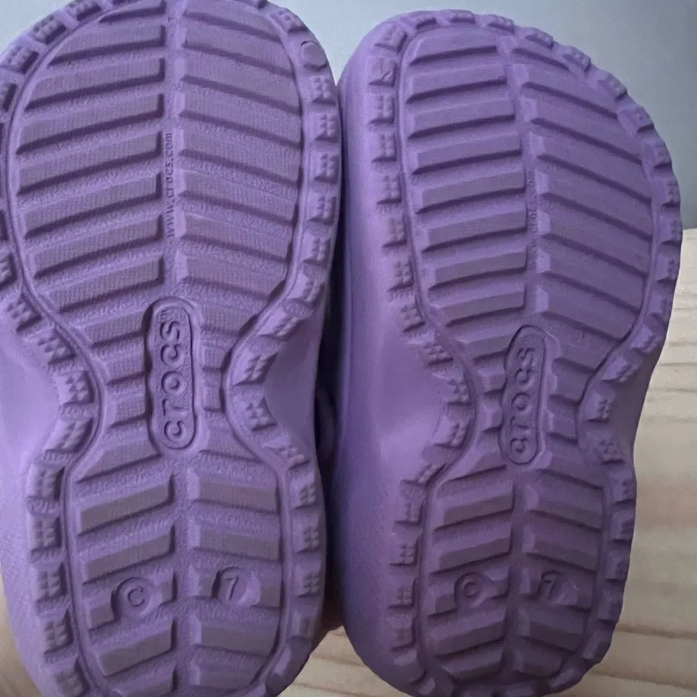 Crocs KIDS' CLASSIC LINED CLOG size 7 C